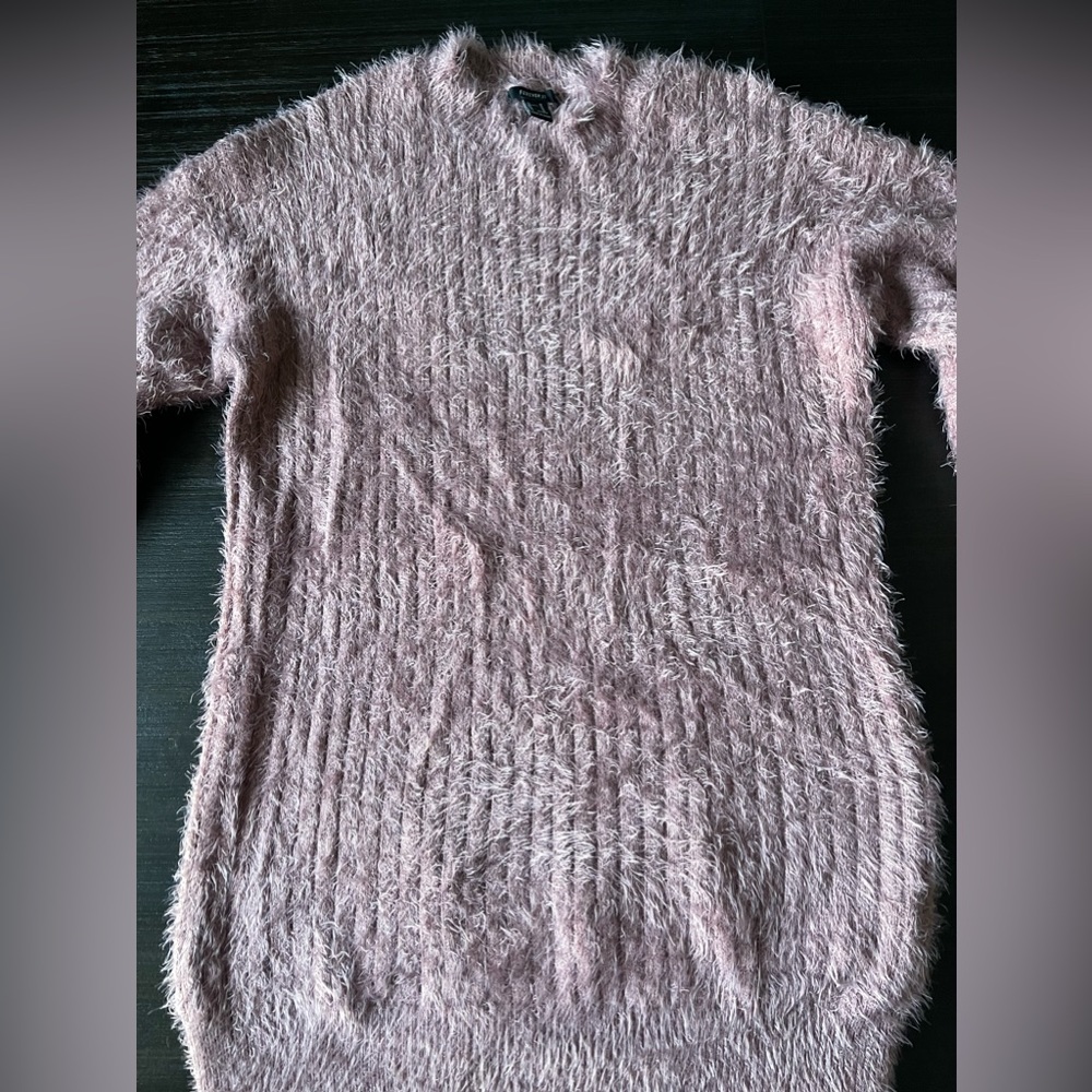 Forever 21 Women's Fuzzy Knit Long Sleeve Sweater